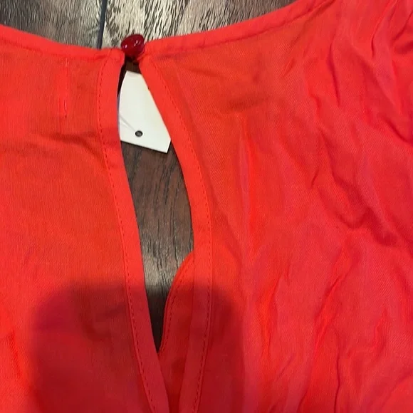 🌸 NWT Jun & Ivy romper. Cute scalloped v neck with tie. - Picture 8 of 8